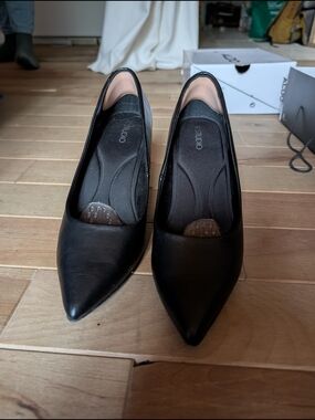 Studio Black Pointed-Toe Women's Heels